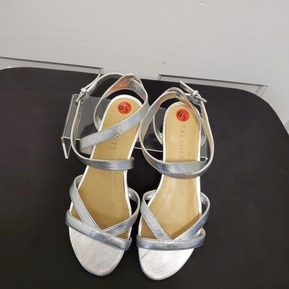 NWOB Talbots "Keri" Silver Metallic Multi Straps Flat Sandals Size 6.5, Formal - Picture 10 of 13
